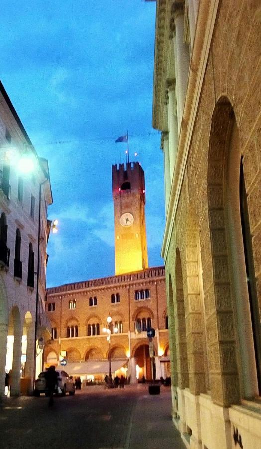 La Petite Maison Treviso Bagian luar foto